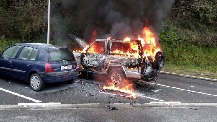 Auto batek sua hartu du Eskoriatzan