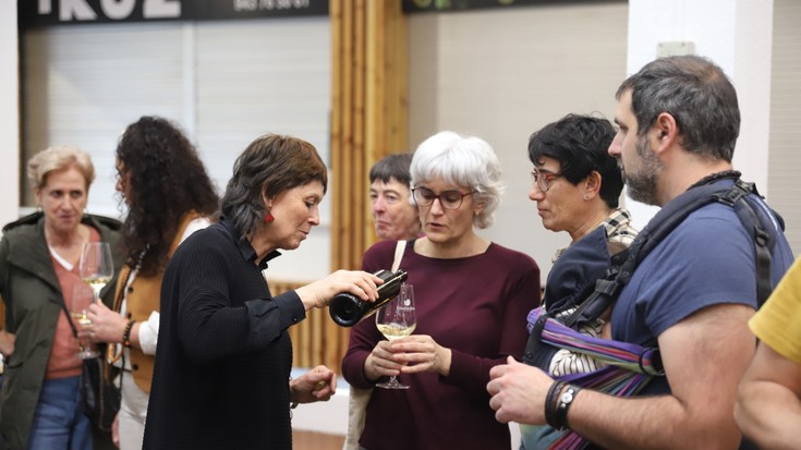 Gazta eta ardo dastaketa egin dute Oxirondo azokan