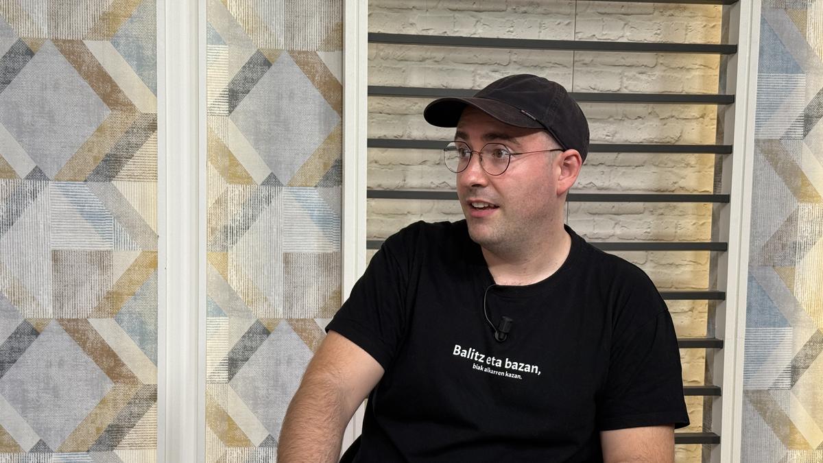 Josu Zubia: "Material tekniko guztia lapurtu ziguten"