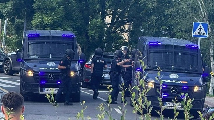 Adin txikiko bat harrera-familiara itzultzeko esku-hartzea egin du Polizia Nazionalak