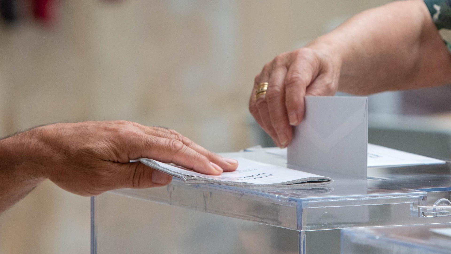 Posta bidezko botoa emateko laguntza emango dute Bergarako EAJk eta PSE-EEk