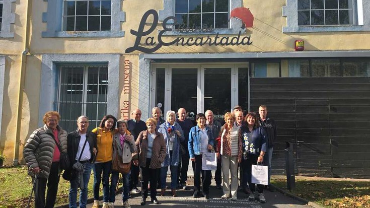 Txapelak ekoizten zituen fabrikan izan dira adinekoak