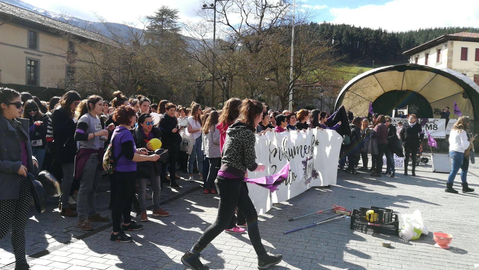 Astelehenean, elkarretaratzea Olakuan eta manifestazioa plazatik abiatuta