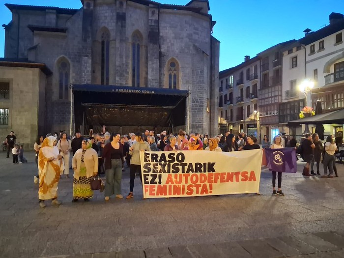 Zarauzko hilketa matxista salatu dute Arrasaten