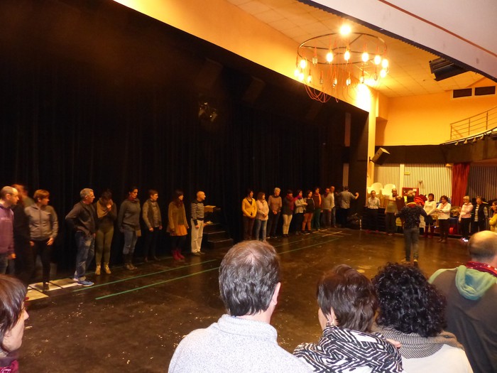 Giro bikainean, Okzitaniako dantzak ikasten - 10