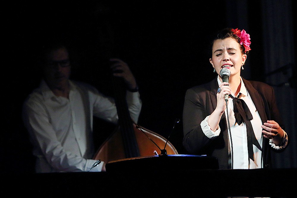 Ainara Ortegak jazz doinuak jarri ditu Bergaran
