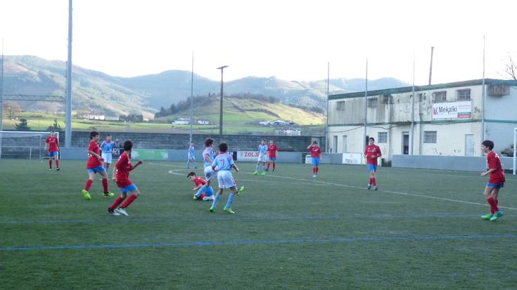 Eibarrek irabazi du infantil txiki mailako futbol txapelketa, Azkoagainen