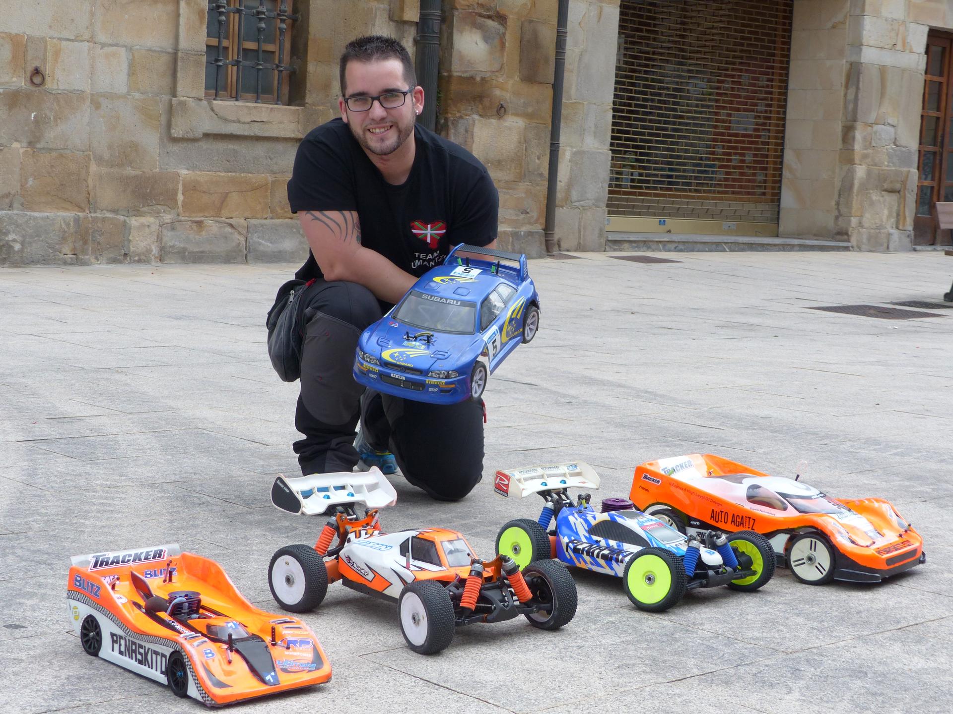 Daniel Pedraza: "Irrati-kontrol autoak ez dira haurrendako bakarrik"