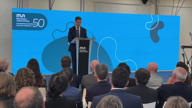 Albisteak: Lehendakariarekin egin dute Mondragon Unibertsitatearen Humanitate eta Hezkuntza Zientzien Fakultatearen 50. urteurrenaren ekitaldia