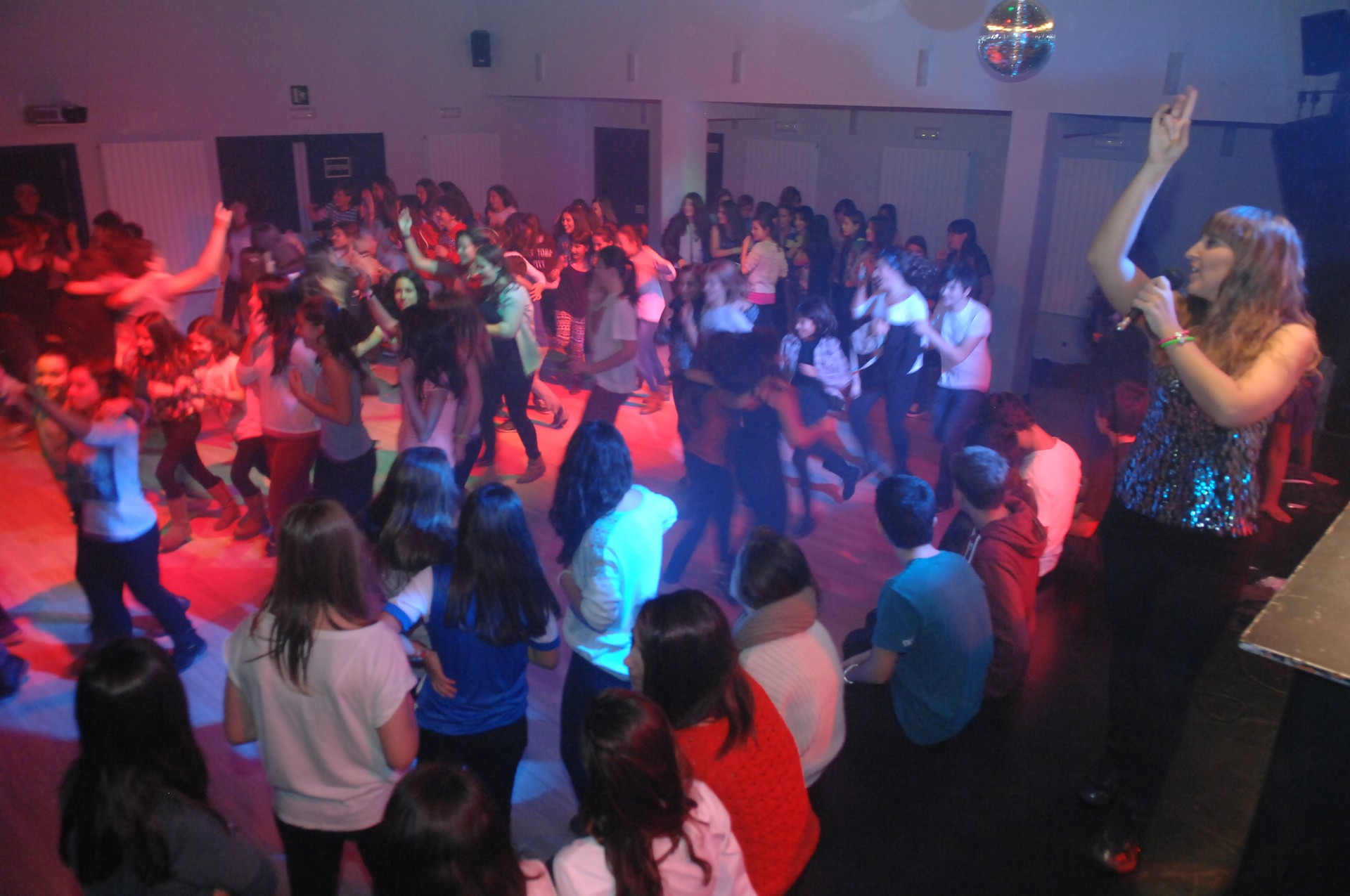 Zapatuan DJ jaialdia Bergarako Zabalotegin