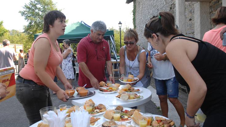 Azoka eta ortuko produktuen dastaketa egingo dituzte domekan San Juan auzoan