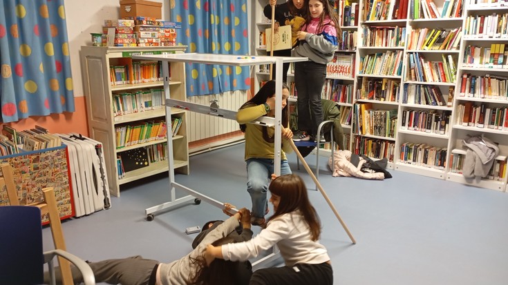 Bigarren ikasturtea borobiltzeko, Antzerki Eskolakoen saioa