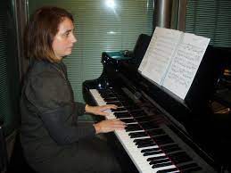 Myriam Ulanga organista eta Roberto Nuño biola-jotzailea