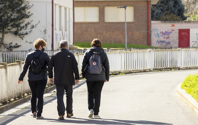 Positibotasun tasa mantendu egin da, baina ospitaleetako presioak gora egin du