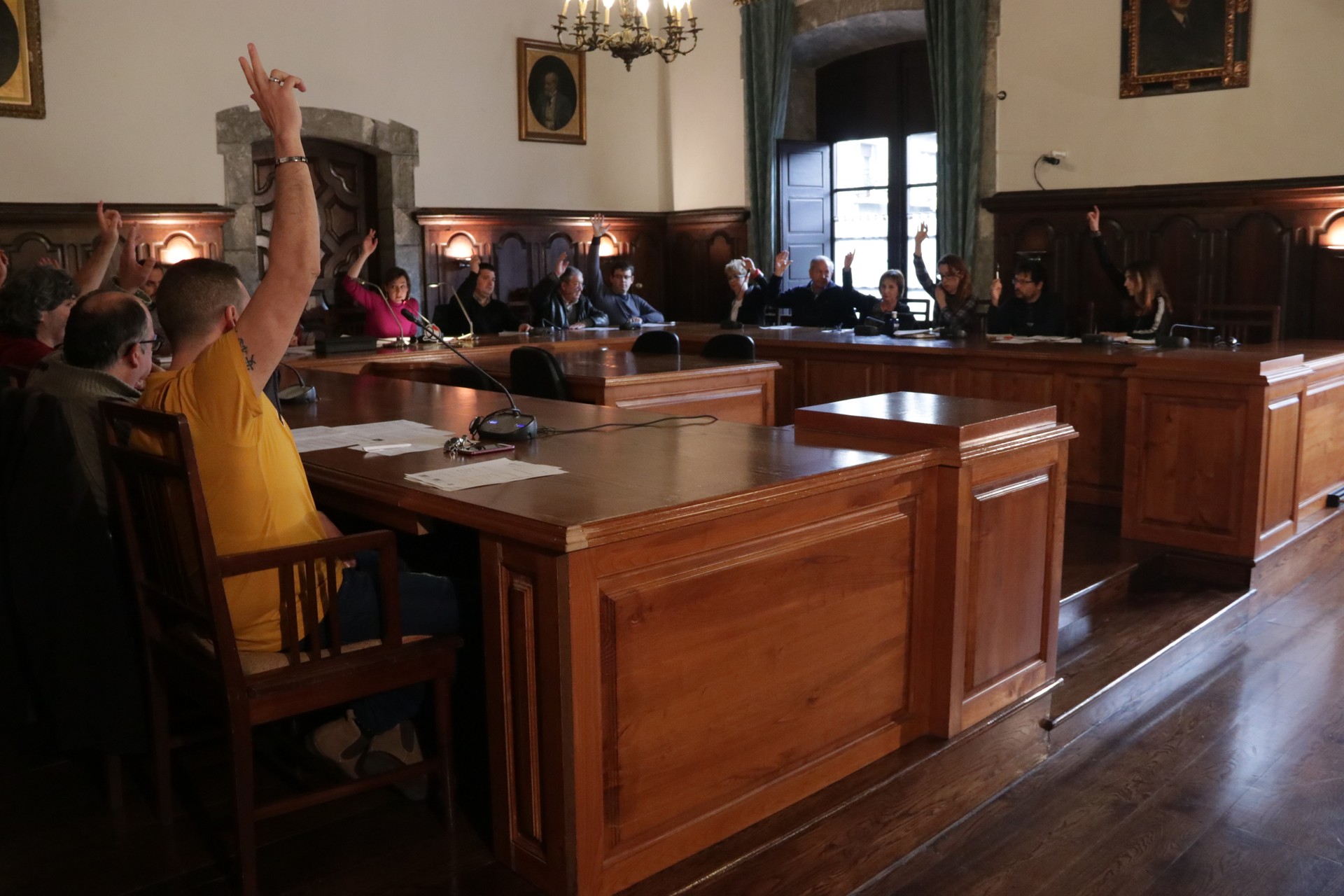 Alderdi politikoek eraso matxista gaitzestera animatu dituzte herritarrak