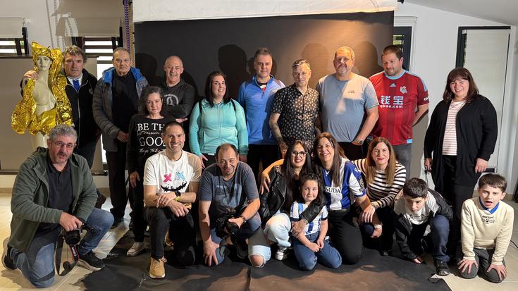 Ate irekiak Artgazki elkartean, jarduna azaldu eta kide berriei zabalik daudela adierazteko