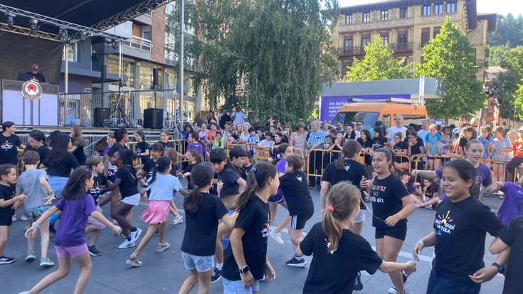 Jai giroan esan dio agur ikasturteari Arizmendi Ikastolak