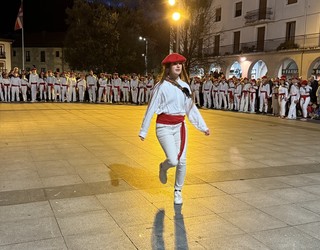 Aretxabaletako kintoen dantzak, argazkitan