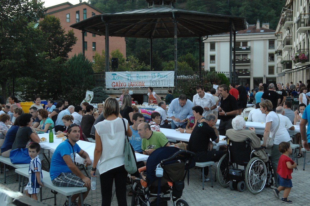 Elkartasun festa Antzuolan, egubakoitzean
