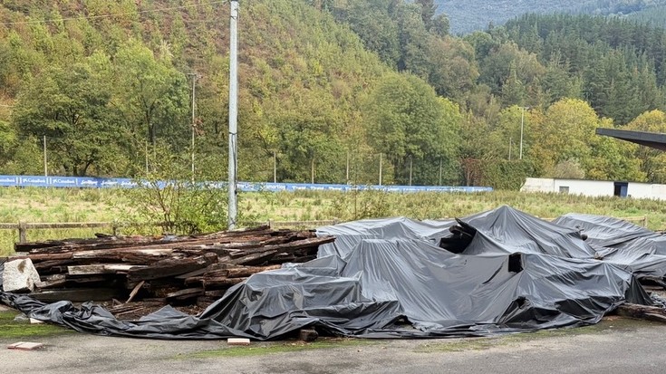 Gomestio baserriko egiturak kontserbatzeko "egin behar zenaren kontrakoa egin dela" salatu dute
