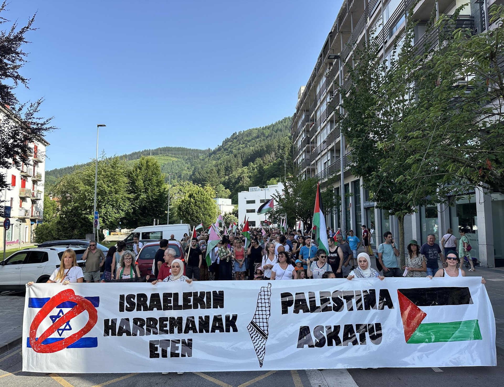Ontzidiaren aurkako erasoak salatzeko elkarretaratzeak egingo dituzte