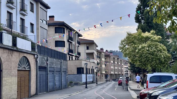 Mural herrikoi bat egingo du Gure Eskuk domekan, Trianan