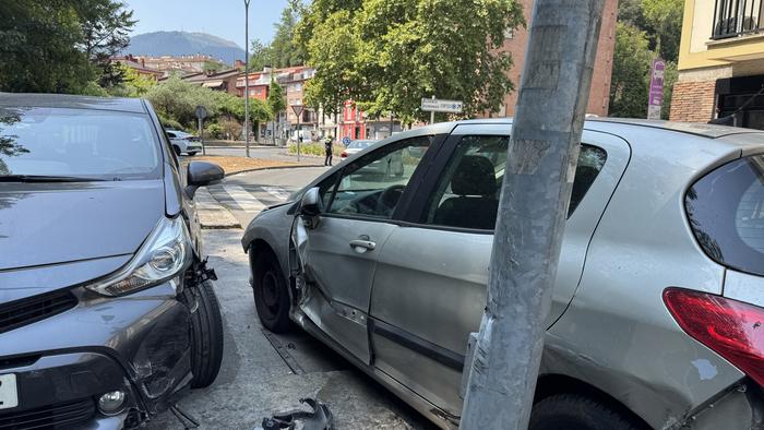 Istripua izan du auto batek Otalora Lizentziaduna kalean