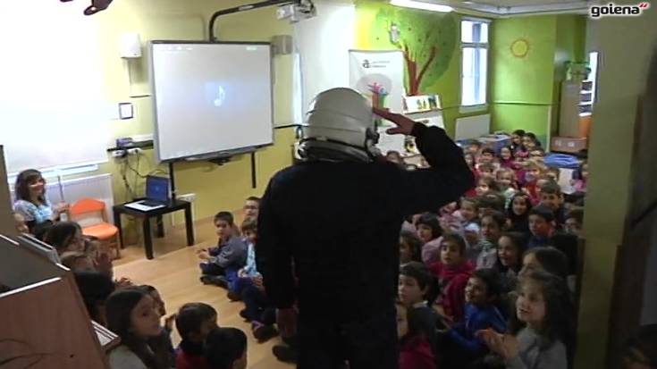 Josu Feijoo, diabetesa duen lehen astronauta, Aretxabaletan izan da bisitan