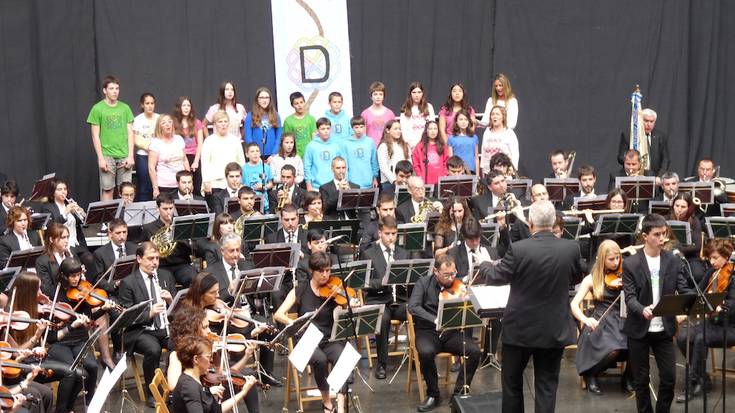 Harrera paregabea izan du 'Hizkuntza erreinu' obra sinfonikoaren estreinaldiak