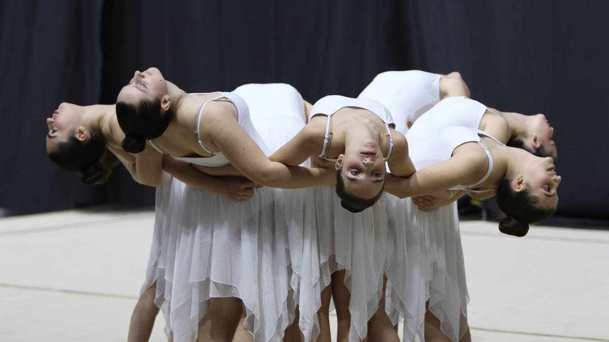 Bost kirol elkarte eta 404 gimnasta