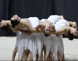 Bost kirol elkarte eta 404 gimnasta