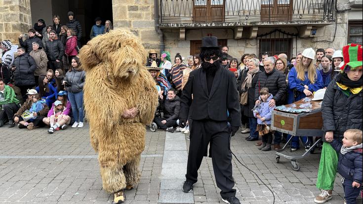Inauterietako bazkarirako txartelak salgai daude