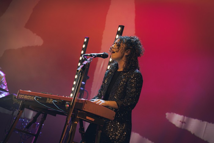 Sara Alonso: "Beleren zuzenekoak hipnotikoak dira; soula, ravea eta elektronika ilunpetan"