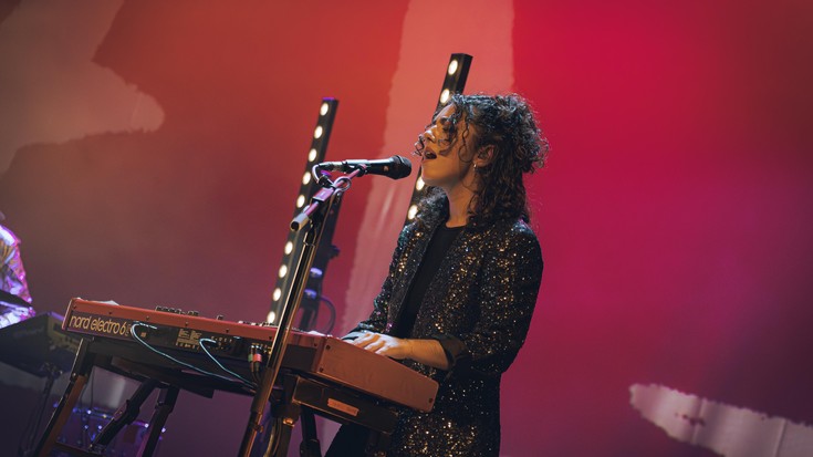 Sara Alonso: "Beleren zuzenekoak hipnotikoak dira; soula, ravea eta elektronika ilunpetan"