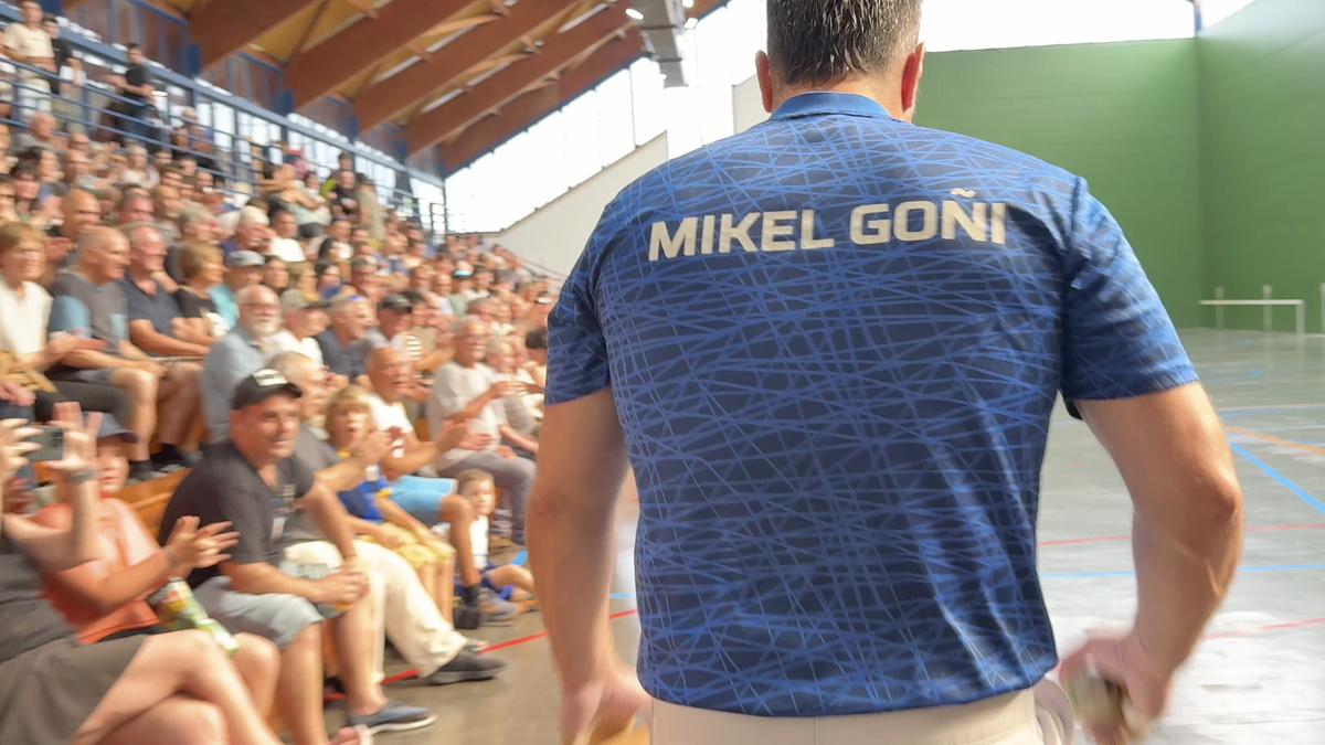 Mikel Goñik eta Titin III.ak Aramaioko frontoia bete dute