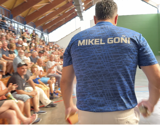 Mikel Goñik eta Titin III.ak Aramaioko frontoia bete dute