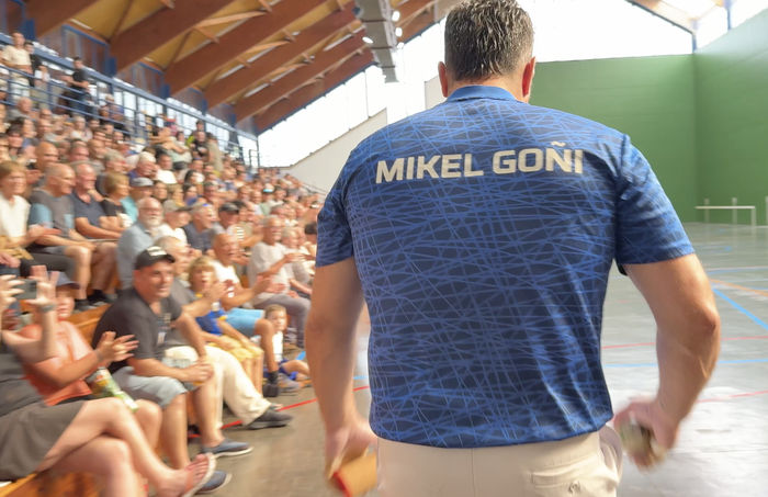 Mikel Goñik eta Titin III.ak Aramaioko frontoia bete dute