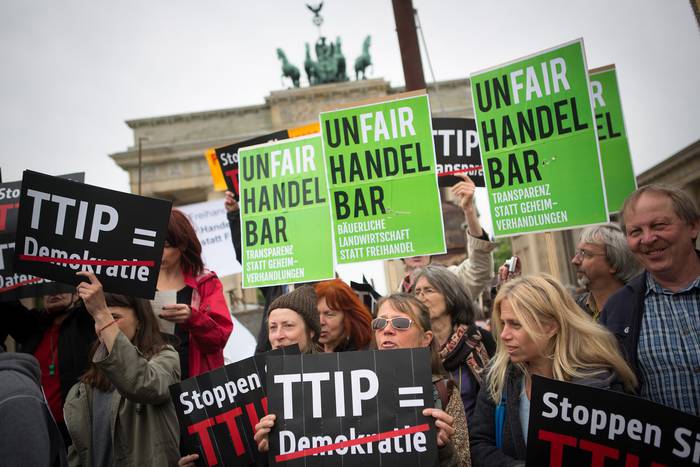 Zer da TTIP? 
http://ehbildu.eus/eu/albisteak/sak