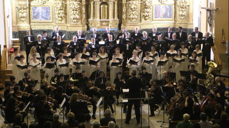 Arrasate Musikaleko orkestra eta Goikobalu, bat eginda