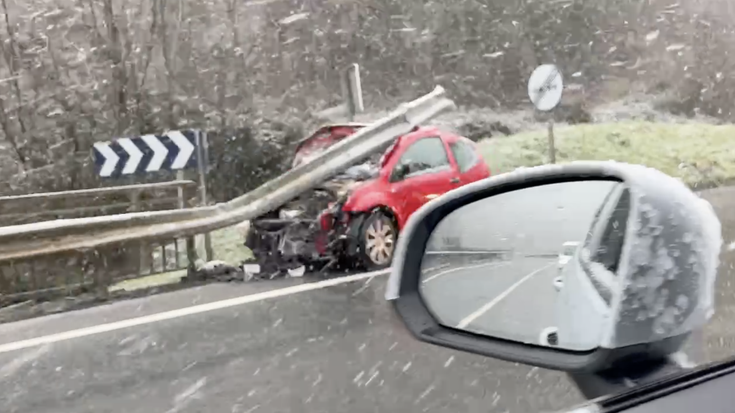 Emakume bat zauritu da Bergara eta Elorregi artean gertatutako istripu batean