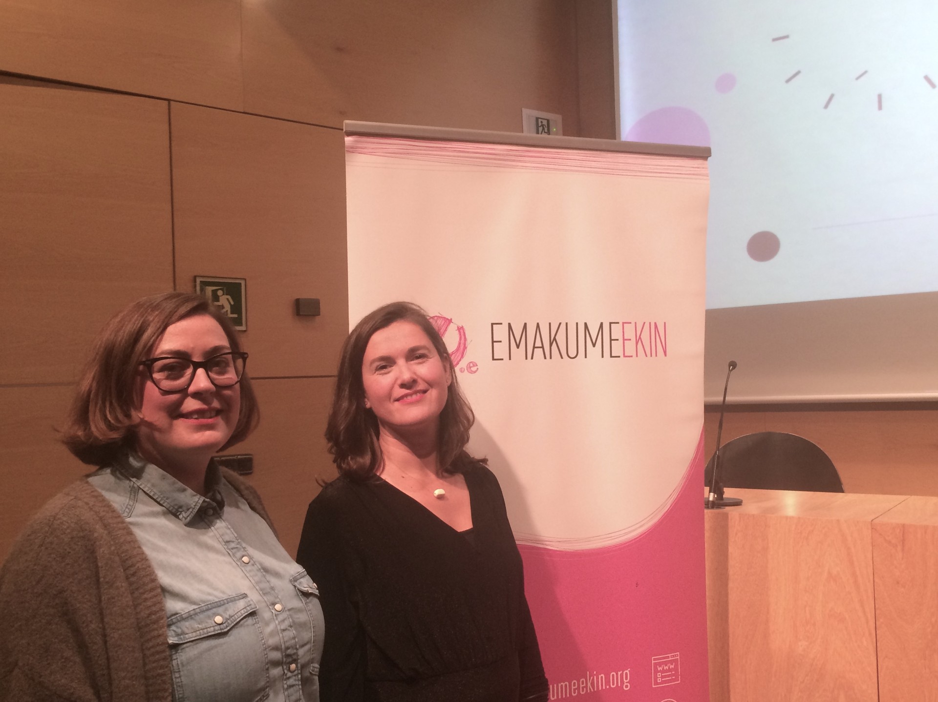 Emakume ekintzaileen eskutik, '11 kafe' ekimena Arrasaten