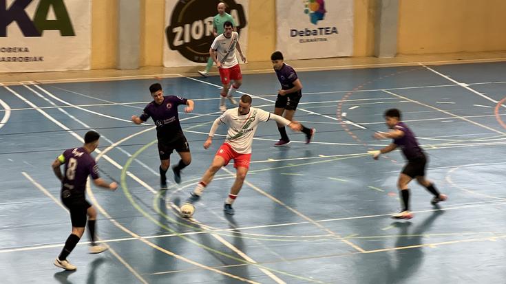 Gol festa eta puntu banaketa Musakolako derbian: 4-4