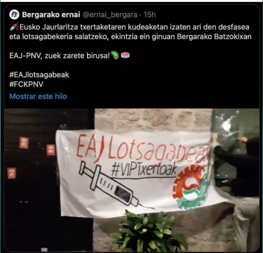 Bergarako ernaiek, batzokian lagatako oparia.