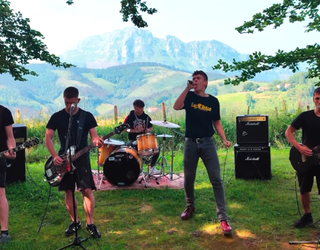 Babesgabe taldeak 'Intxorta 1937' abestiaren bideoklipa argitaratu du