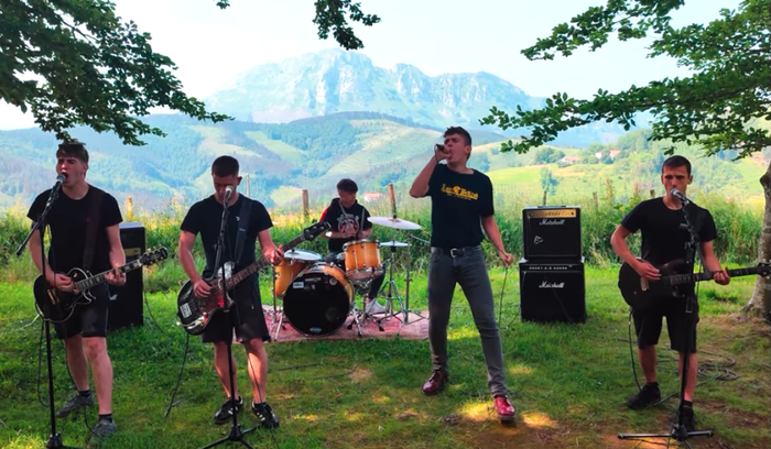 Bailarako hiru taldek joko dute bihar Antzuolako gaztetxean