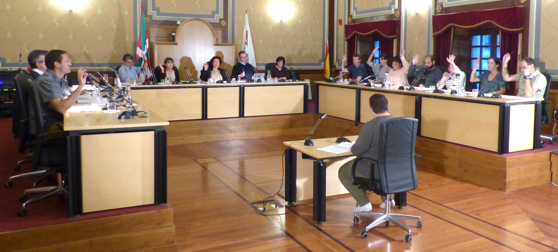 Bergarako Udalak "zilegitasun osoa" aitortzen dio Kataluniako erreferendumari