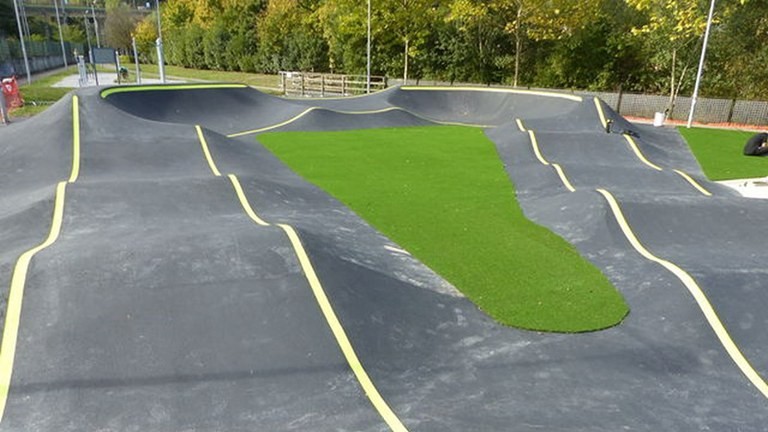 'Pumptrack' parkearen kokalekua aztertzen ari da Udal Gobernua