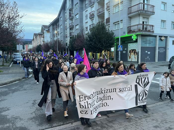 Udalak eta mugimendu feministak egitarau zabala antolatu dute M-8aren baitan