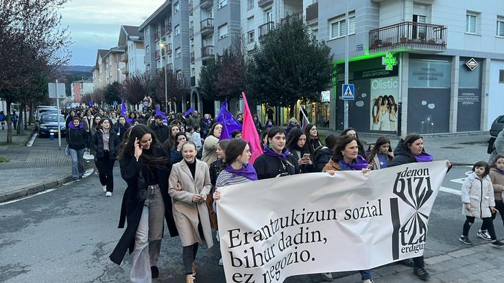 Udalak eta mugimendu feministak egitarau zabala antolatu dute M-8aren baitan