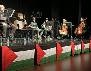 Hausnarketari bidea irekiz, ipuin palestinarren irakurketa arrakastatsua egin dute Torresoroan